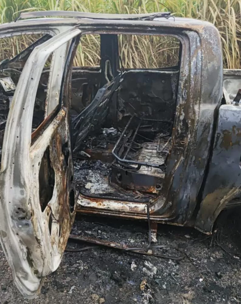 Polícia investiga corpo encontrado carbonizado em caminhonete incendiada em Marechal Deodoro