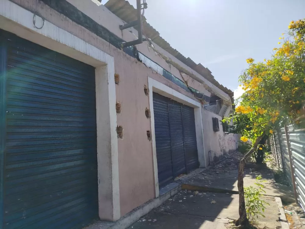Em reforma, telhado do Mercado do Jaraguá desaba em Maceió