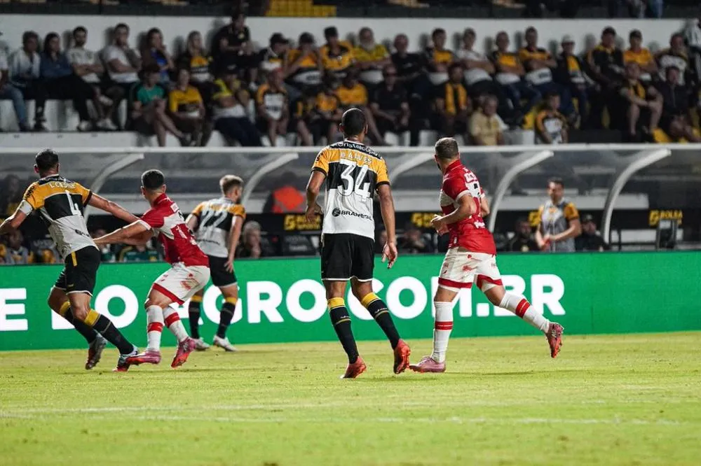 CRB segue sem vencer e perde mais uma partida contra o Criciúma