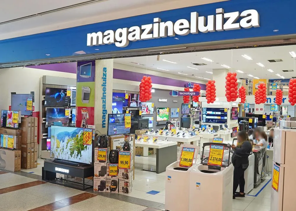 Magazine Luiza deve indenizar cliente idoso por falta de esclarecimento em contrato