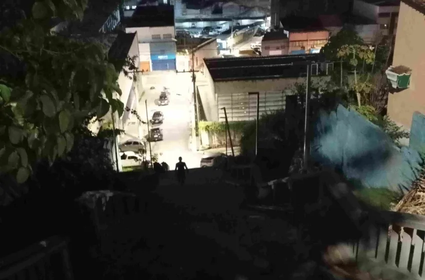 Furtos de cabos comprometem iluminação no Centro e no Jaraguá, em Maceió