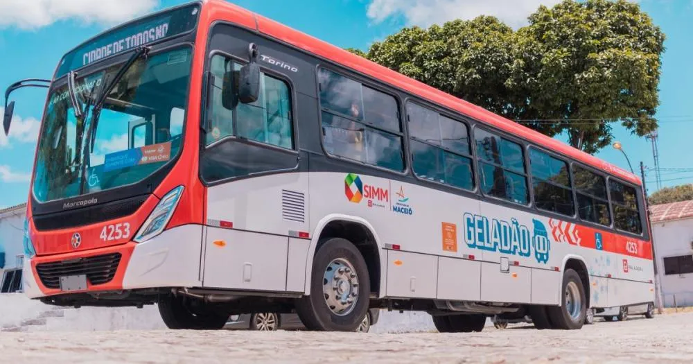 Mulher é sequestrada em ponto de ônibus e obrigada a sacar dinheiro