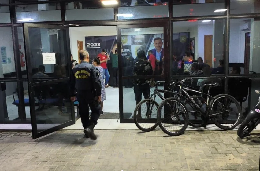 Dois são detidos suspeitos de roubar bicicletas na orla do Jaraguá, em Maceió