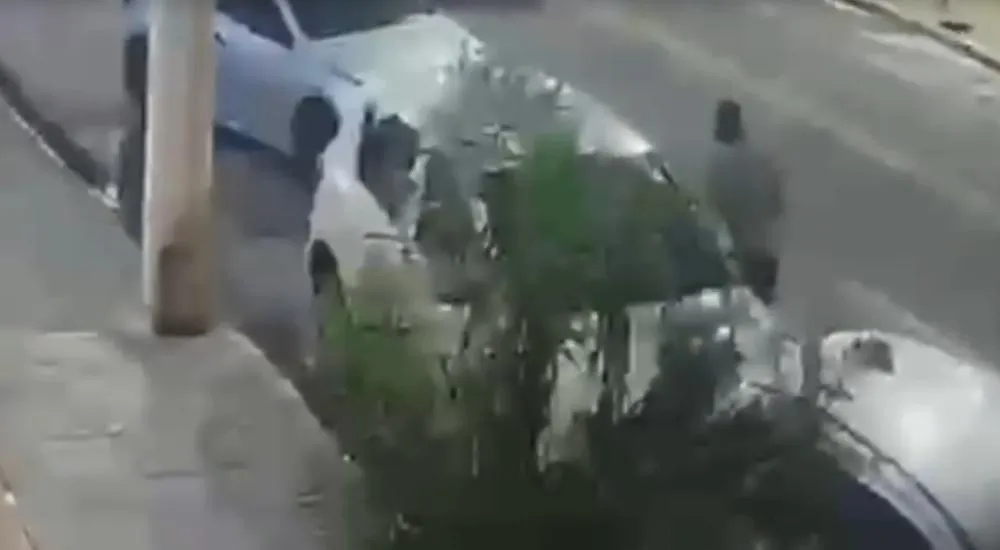Casal é preso suspeito de matar homem com tiro na orla de Pajuçara