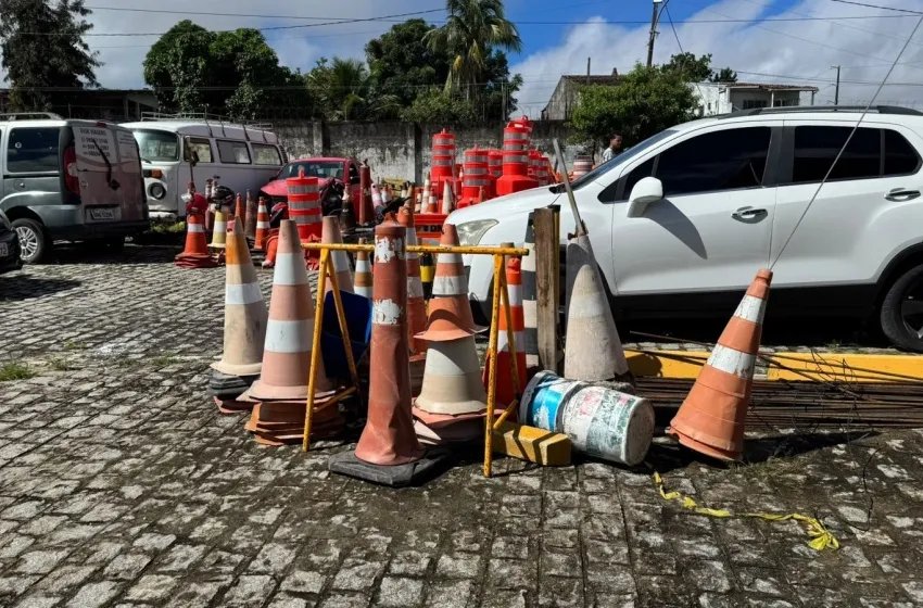 DMTT apreende cones e cavaletes utilizados indevidamente no São João