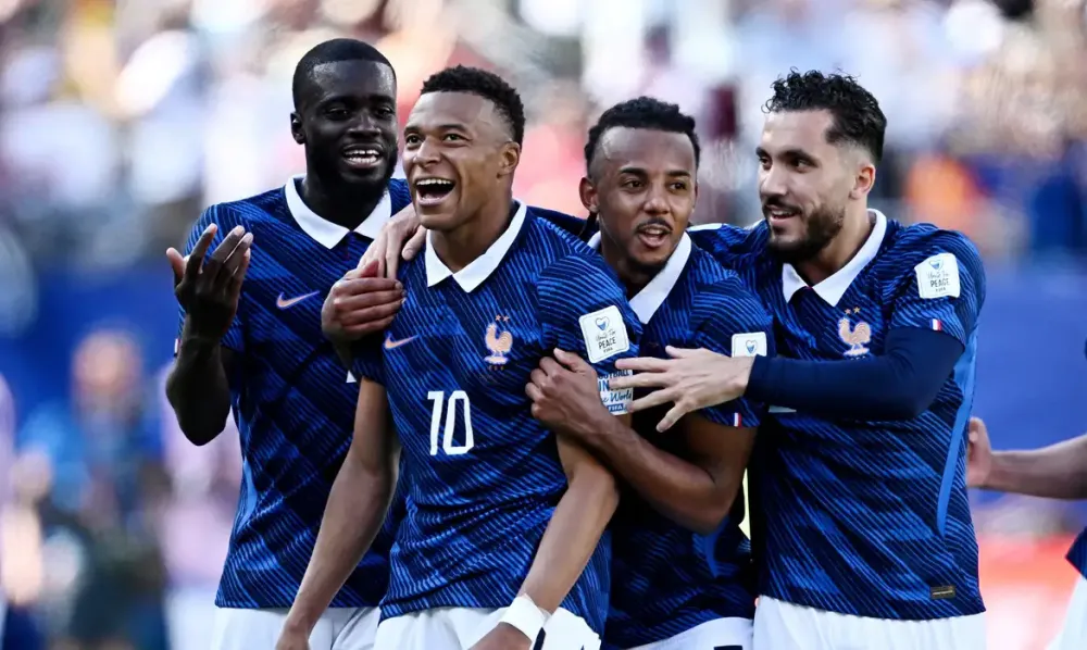 França vence Senegal por 3 a 1 na estreia do Grupo I