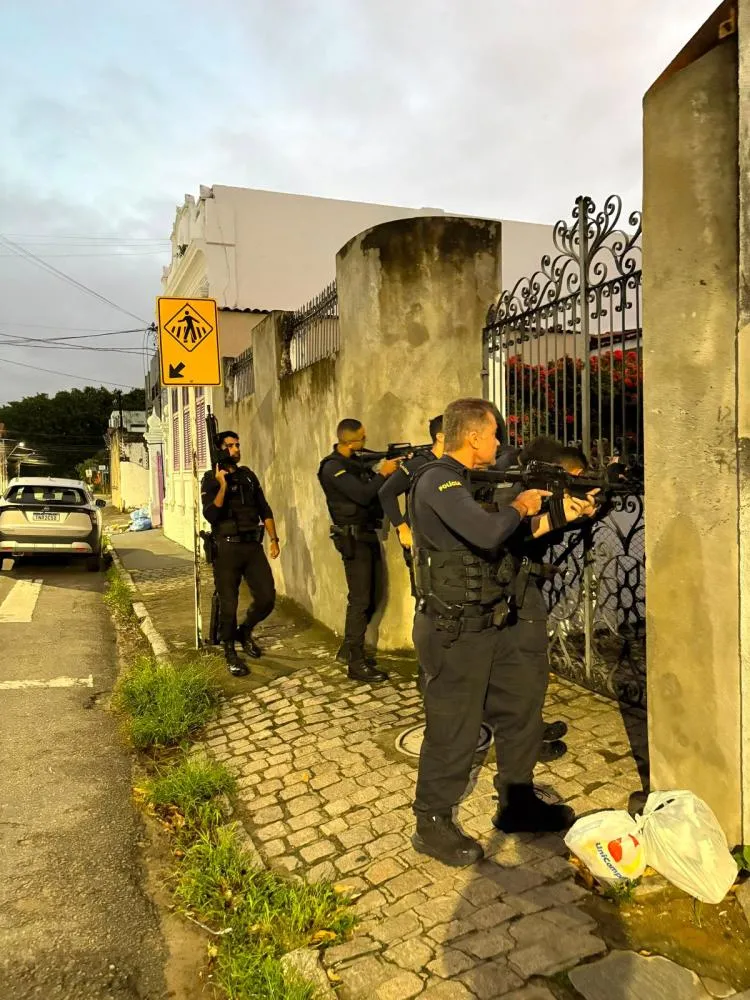 Suspeito de atirar em motorista por aplicativo na Jatiúca é preso com arsenal