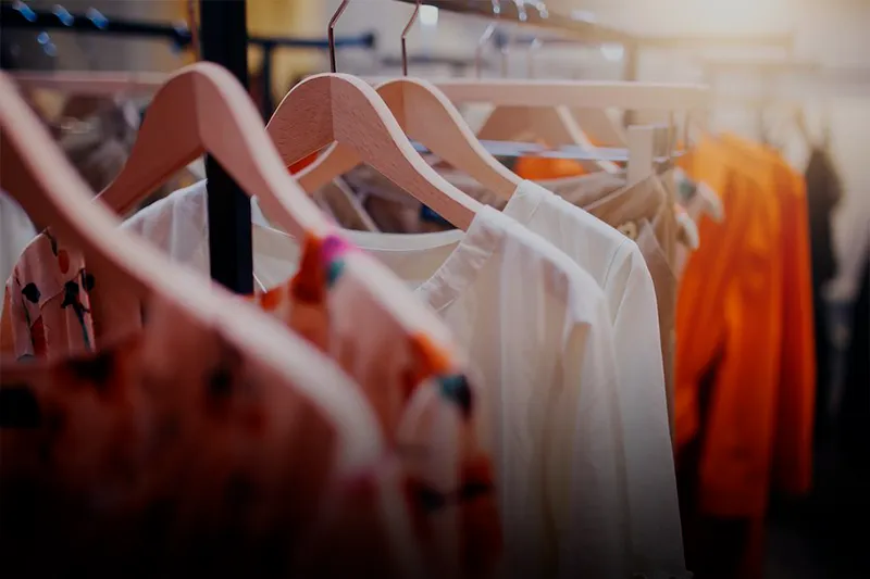Mulher furta peça de roupa de loja em shopping de Maceió