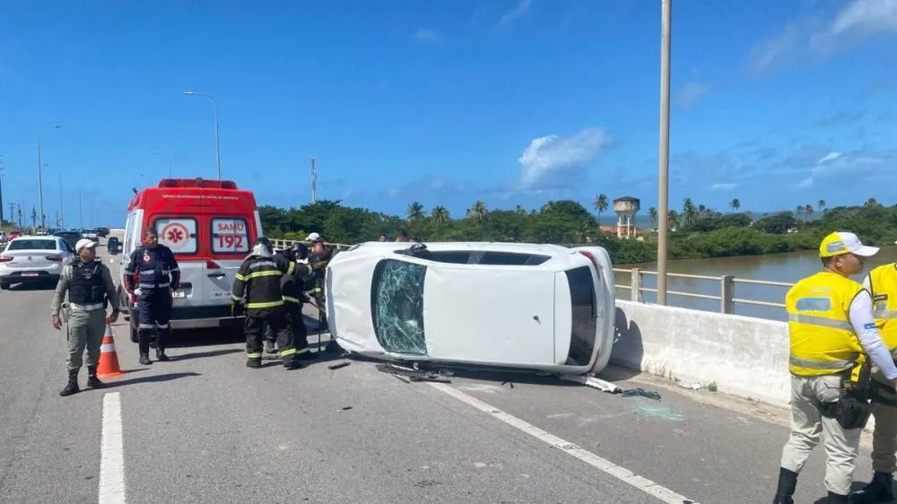 Casal de ciclista é atropelado na Ponte Divaldo Suruagy