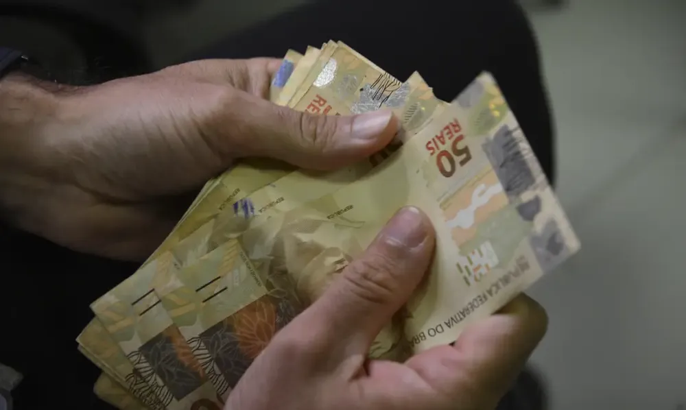 Caixa paga, nesta segunda-feira (29), Bolsa Família a beneficiários com NIS de final 9