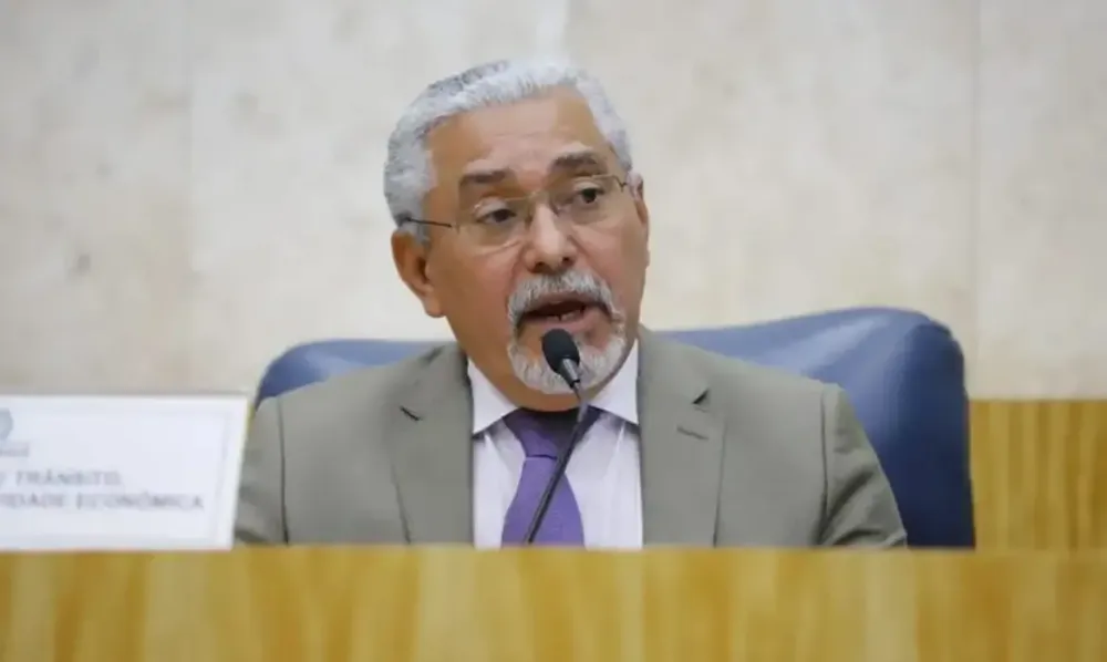 Vereador do PT investigado por ligação com o PCC pede afastamento