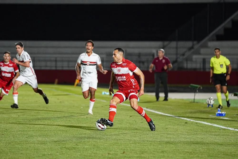 Dadá Belmonte marca e CRB vence o Botafogo-SP