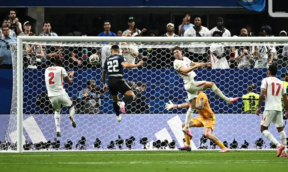 Com outra virada, Argentina despacha Inglaterra e vai à final