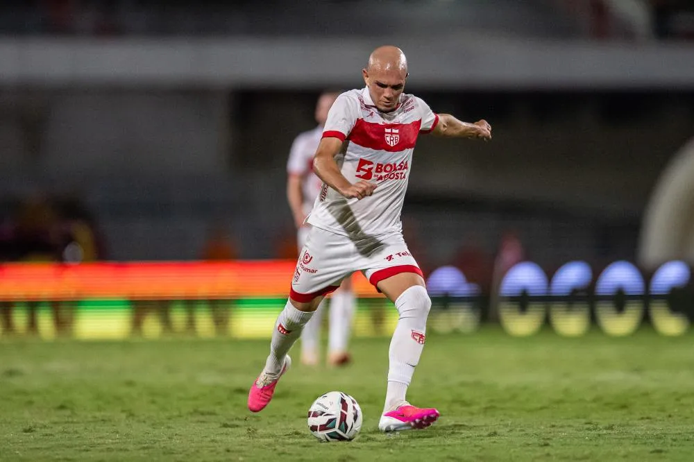 Fábio Matias tem primeira vitória comandando o CRB em partida contra o Náutico