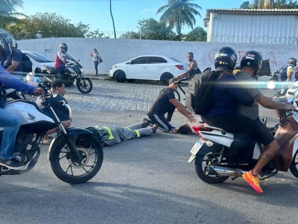 Motociclista com sinais de embriaguez causa acidente no Jacintinho