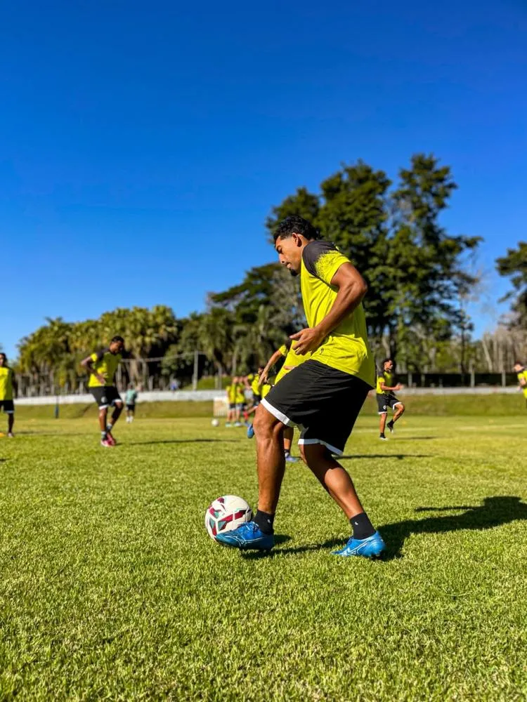 ASA treina em Londrina às vésperas do jogo de ida contra o Cianorte