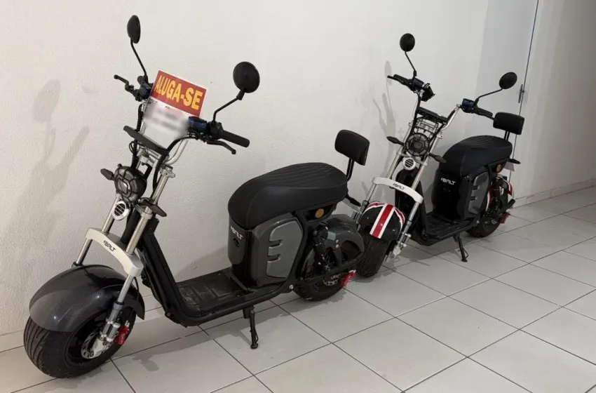 Aluguel irregular de motos elétricos é flagrado na orla de Maceió