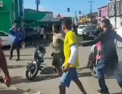 Homem é esfaqueado ao tentar defender mulher de agressão no Jacintinho