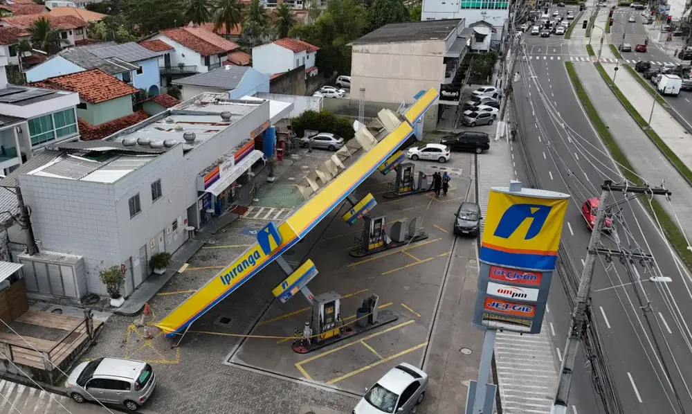 Polícia investiga morte de três eletrocutados após ventania no Rio