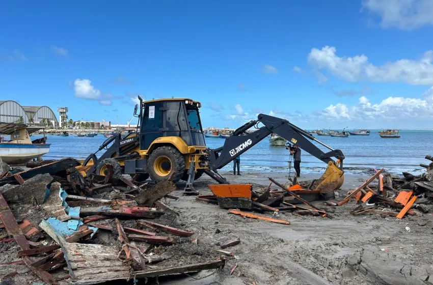 Prefeitura remove estruturas irregulares no Centro Pesqueiro do Jaraguá