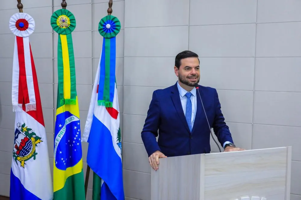 Chico Filho levará ao MP levantamento de cobrança indevida de taxa de esgoto em Maceió