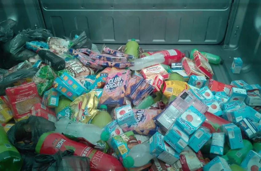 Vigilância Sanitária apreende 300 kg de alimentos estragados na Levada