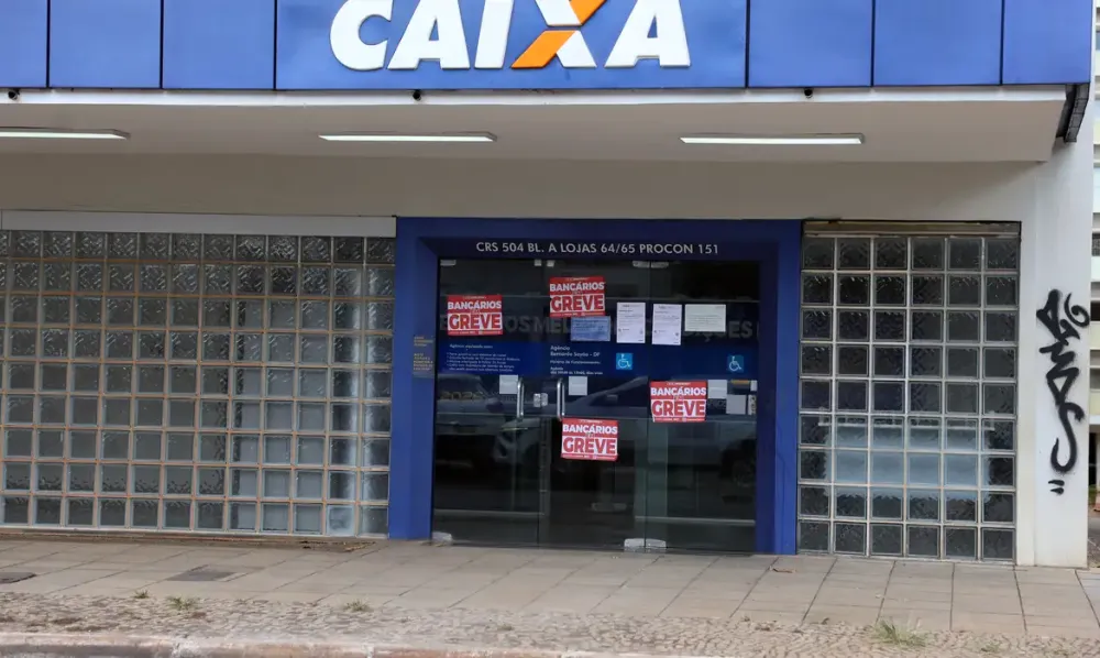 Caixa entra em greve nacional; BB tem paralisação parcial