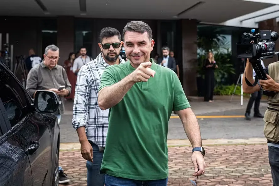 Confira a agenda dos presidenciáveis nesta terça-feira (15)