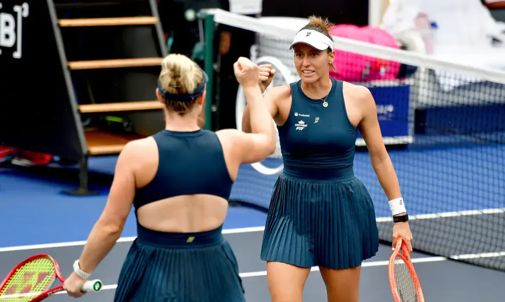 Stefani é bicampeã de duplas do SP Open, o 1º ao lado de Dabrowski
