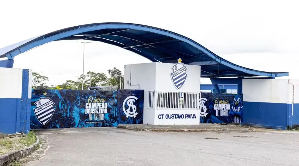 Justiça determina bloqueio e penhora de contas do CSA por dívidas trabalhistas