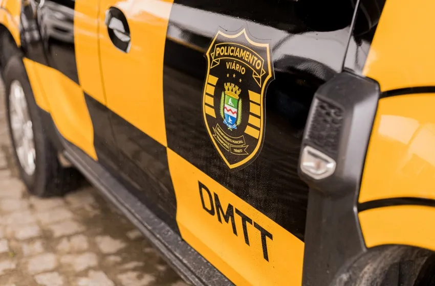 Agentes do DMTT escoltam gestante em trabalho de parto