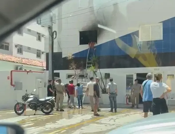 Pousada na Jatiúca é atingida por incêndio