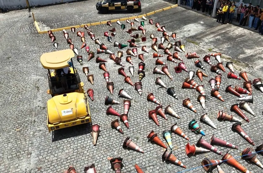 DMTT destrói cones e materiais utilizados para reserva indevida de espaço público