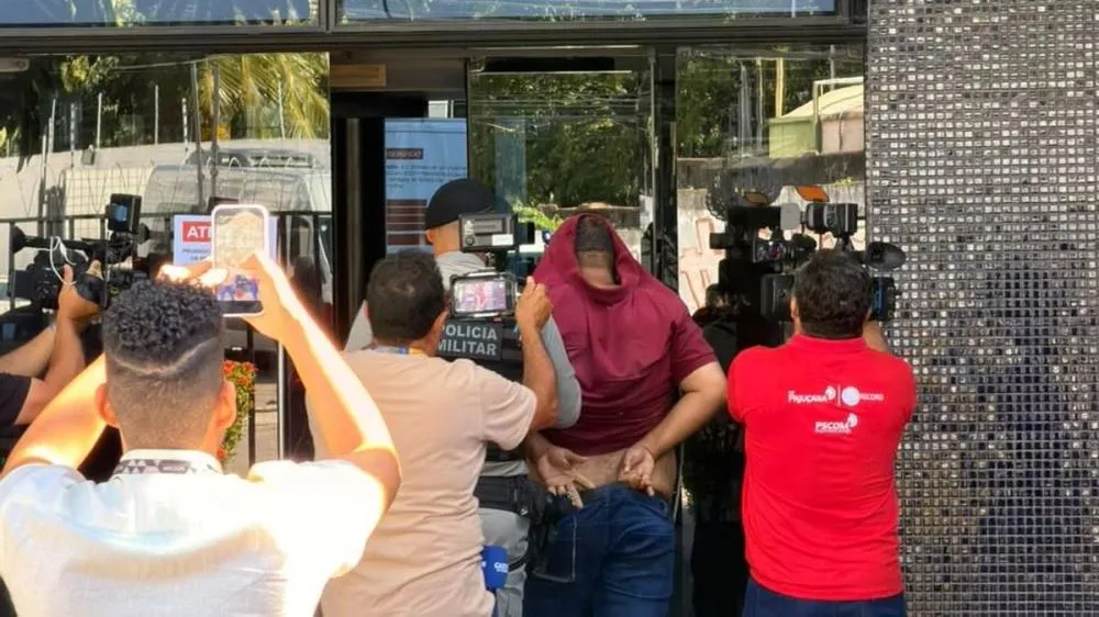Homem é preso suspeito de compra de votos durante distribuição de cestas básicas