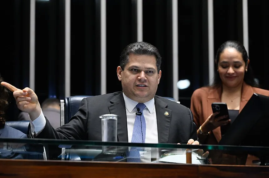 Senado aprova em primeiro turno fim da Escala 6x1