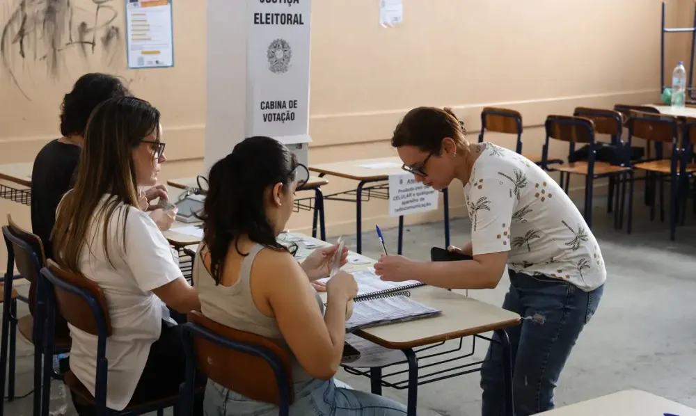 Quem não votou no primeiro turno pode participar do segundo