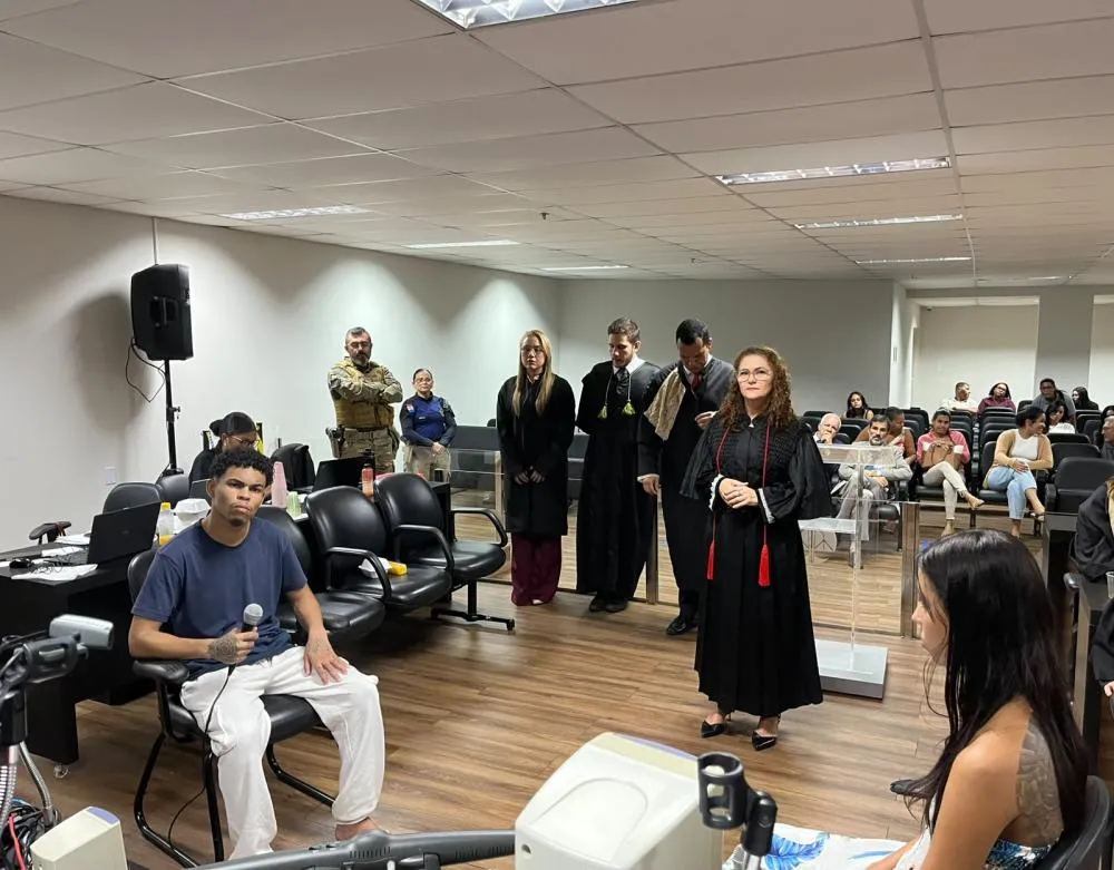 Mãe e padrasto são condenados pela morte do menino Rhavy